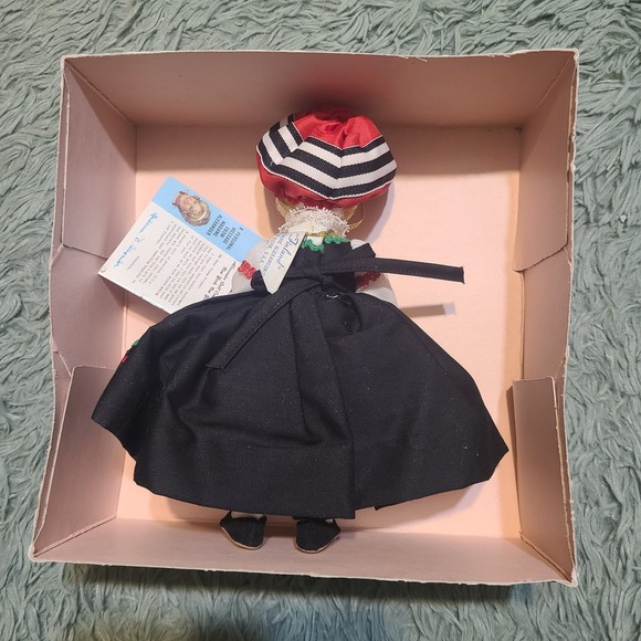 Vtg Madame Alexander International Alexander-kins "Finland" 8" Doll #561 w/Box - Picture 2 of 9